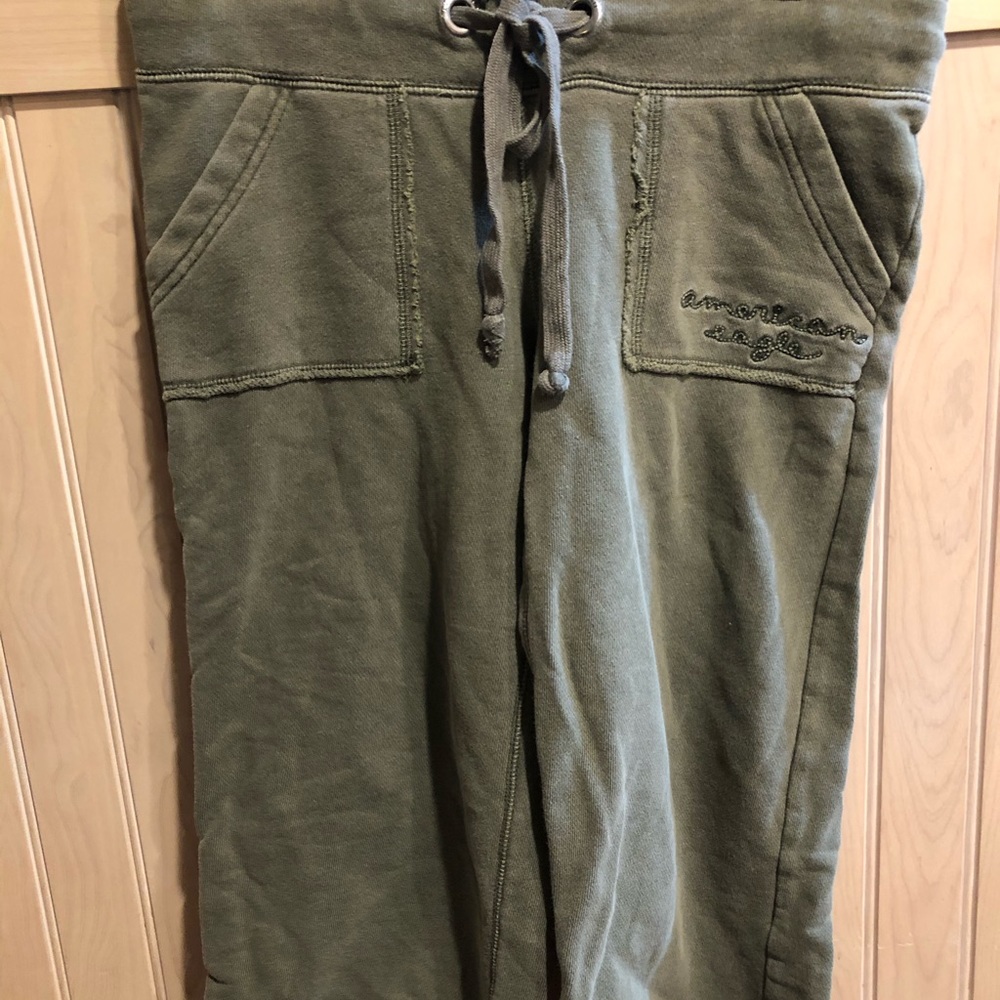 American Eagle cropped sweatpants